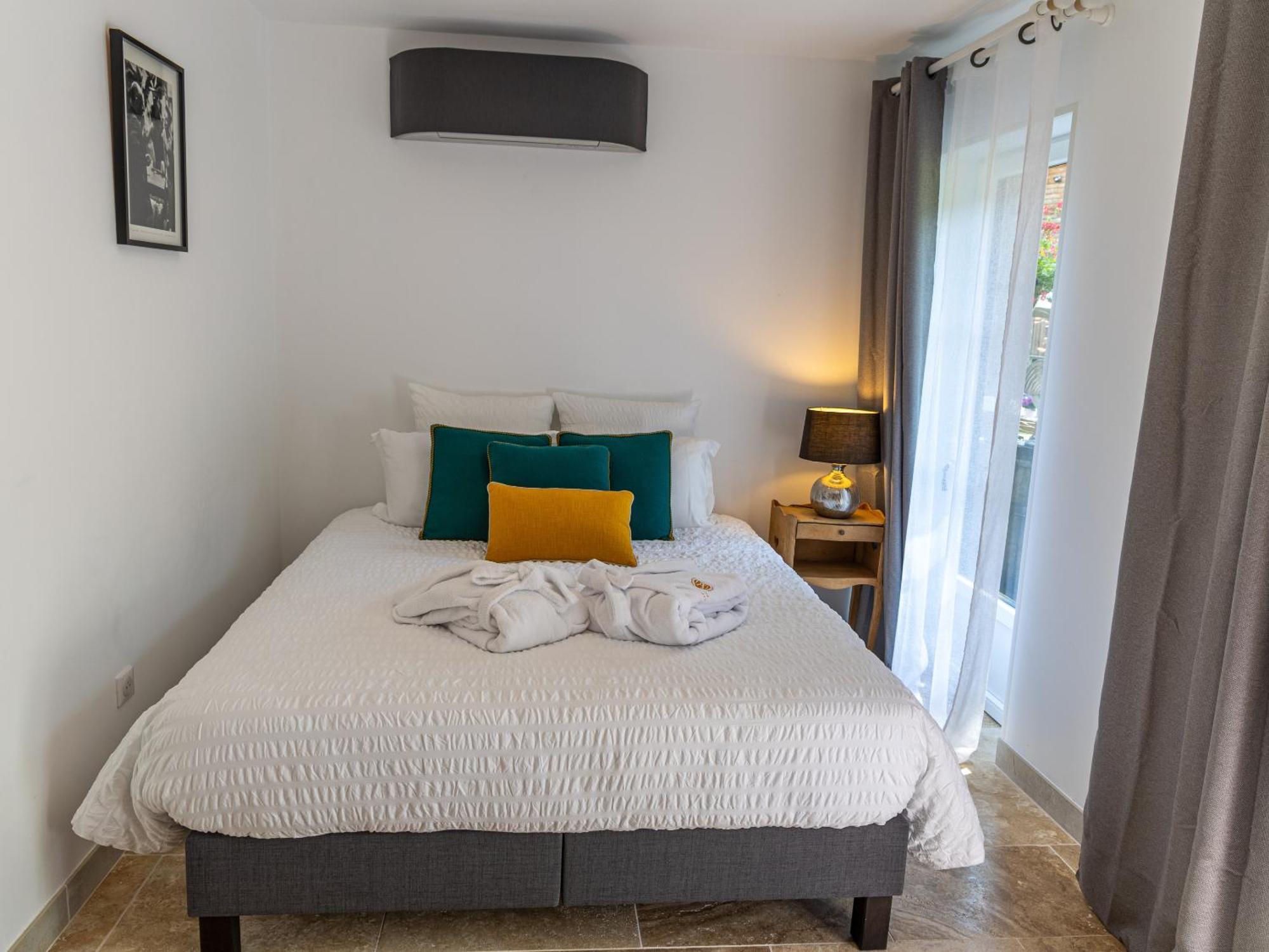 Le Domaine D'Angerville - Chambres D'Hotes Ngoại thất bức ảnh